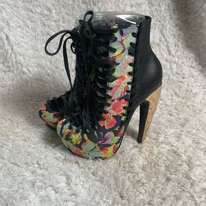 Privilege Stayhigh Floral multi color lace up hidden platform ankle boots size6